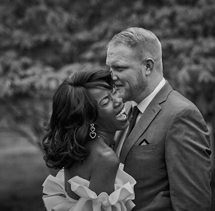 Biżuteria z motywem uczuć – kolczyki serca w codziennym stylu