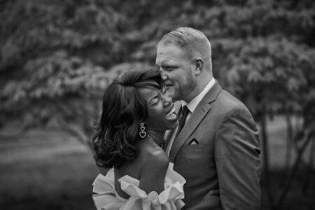 Biżuteria z motywem uczuć – kolczyki serca w codziennym stylu