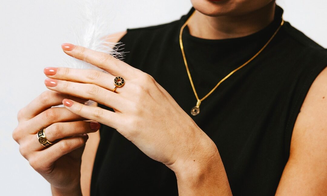 pierścionek złoty obrączkowy