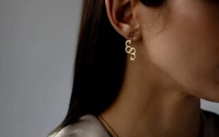 złote kolczyki serce