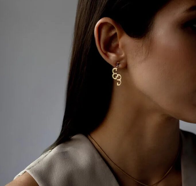 złote kolczyki serce